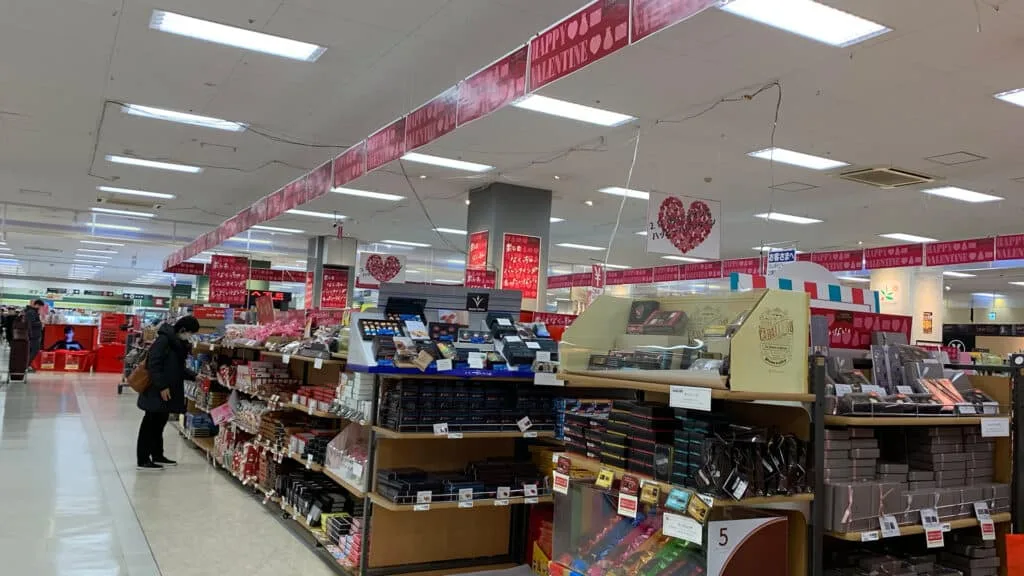 Shopping mall valentine's day promotions chocolate
