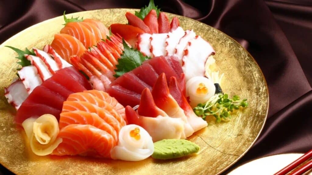 Food and drinks you should try at an izakaya sashimi