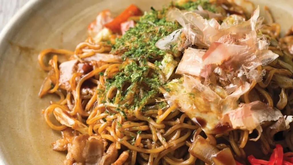 Food and drinks you should try at an izakaya yakisoba