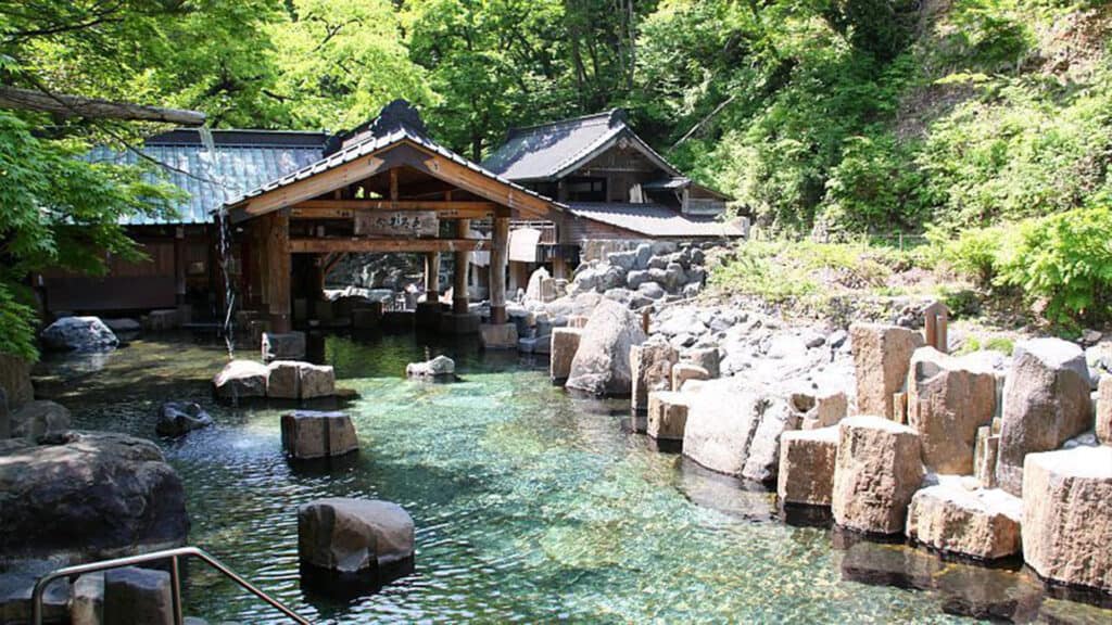 Image of an outdoor Onsen