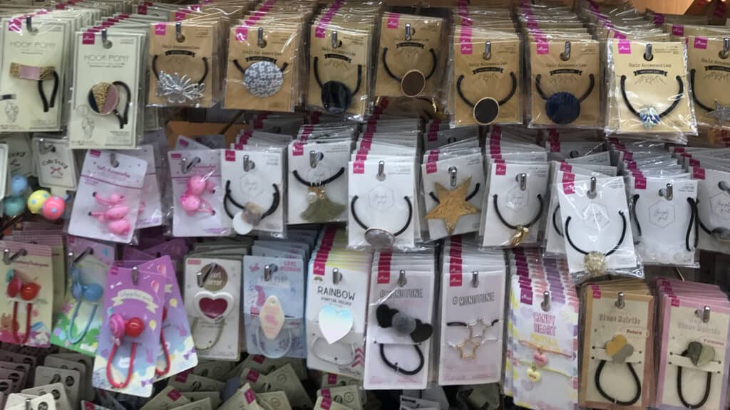 100 Yen Shop _ Tips on where to go and what to buy hair accessories