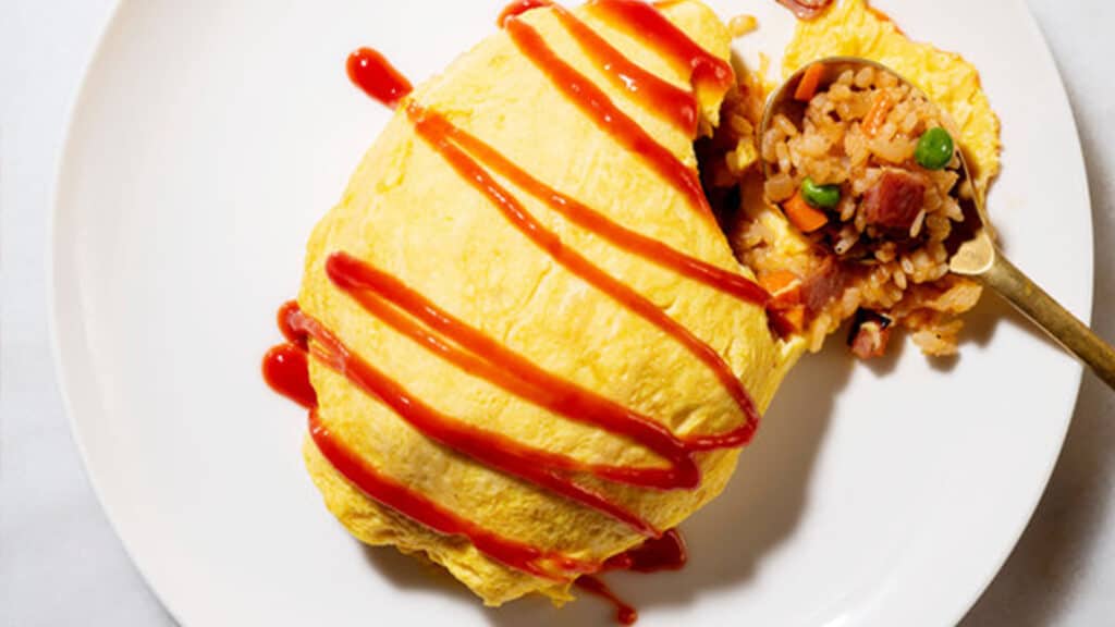 Japanese things you can do during lockdown, Japanese food and drinks Omelette rice omurice