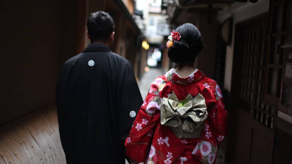 Cheating in Japan Japanese couple walking