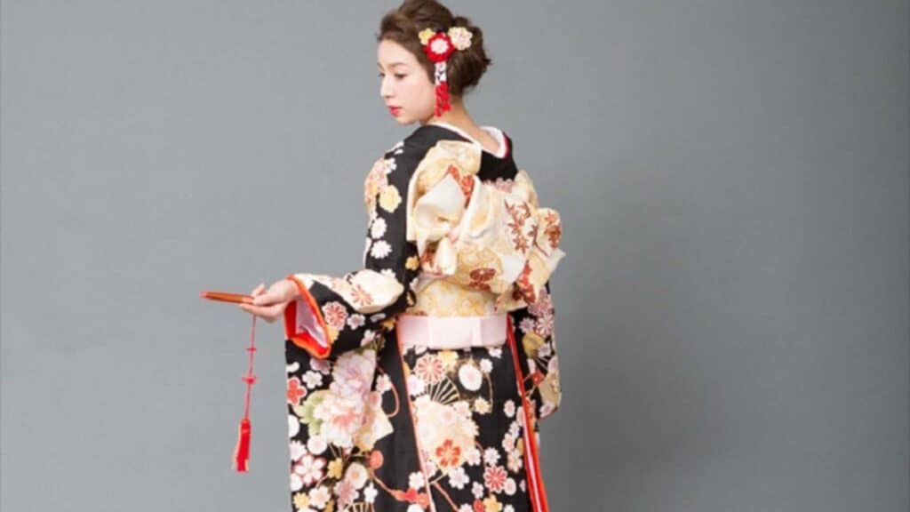 Hikizuru kimono