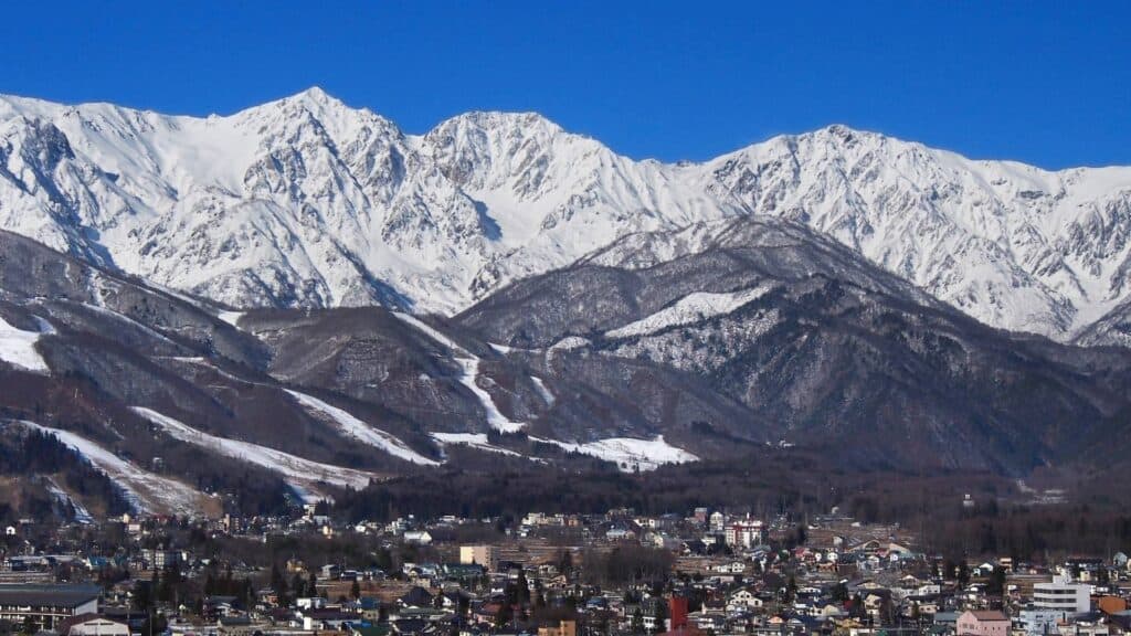 7 Best Skiing_snowboarding spots in Japan Hakuba Village