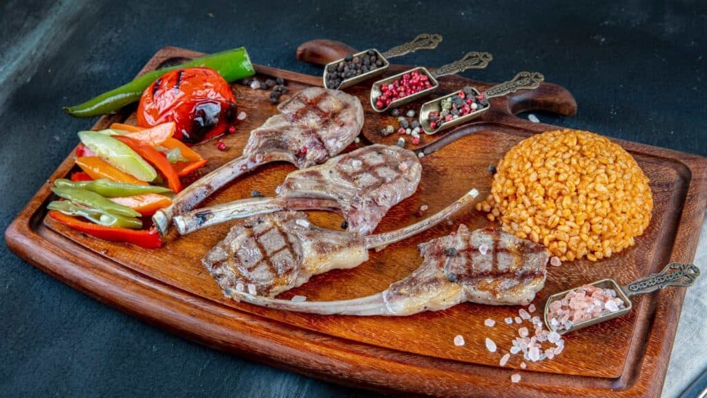 Here, let’s take a look at the top 10 Muslim-friendly halal restaurants in Tokyo that we’d like to recommend to you! Here, let's take a look at the top 10 Muslim-friendly halal restaurants in Tokyo that we'd like to recommend to you!