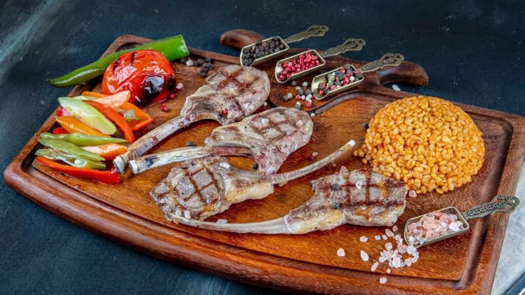 Here, let's take a look at the top 10 Muslim-friendly halal restaurants in Tokyo that we'd like to recommend to you!