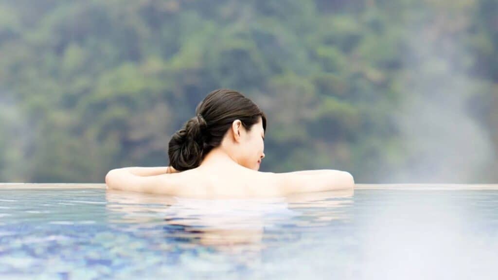 Ways to Enjoy Autumn in Japan Destress at an Onsen