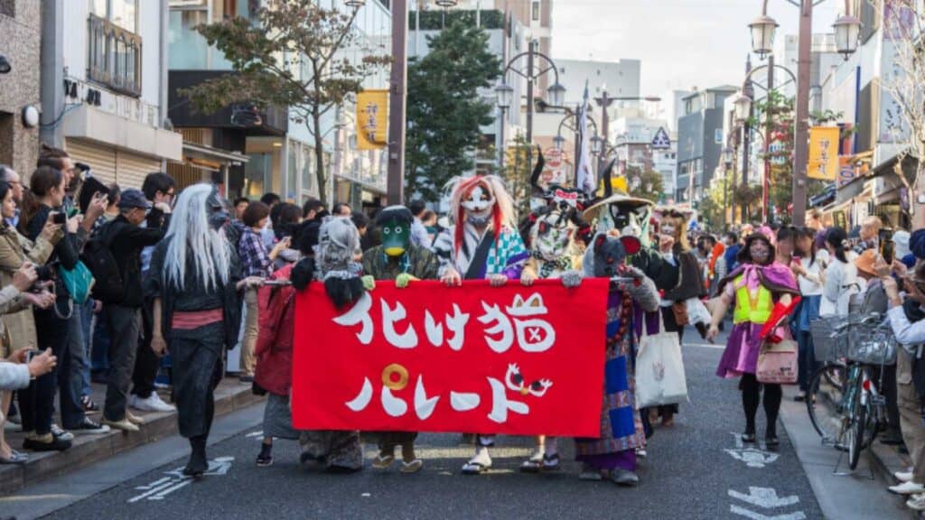 autumn festivals in japan the kagurazaka bakeneko festival maturi