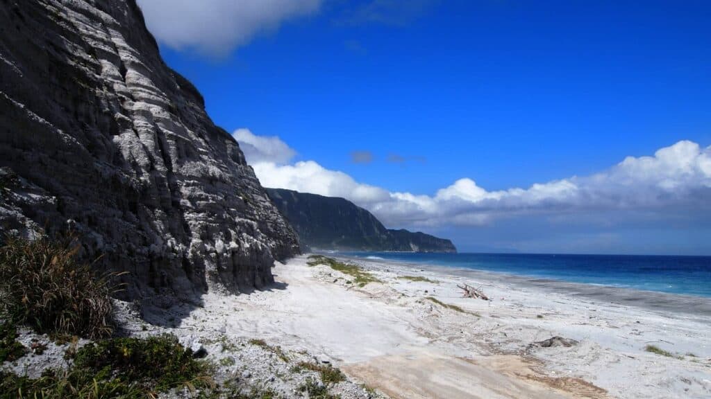 Niijima Travel_ Secret Tokyo Island in Japan Habushiura Beach