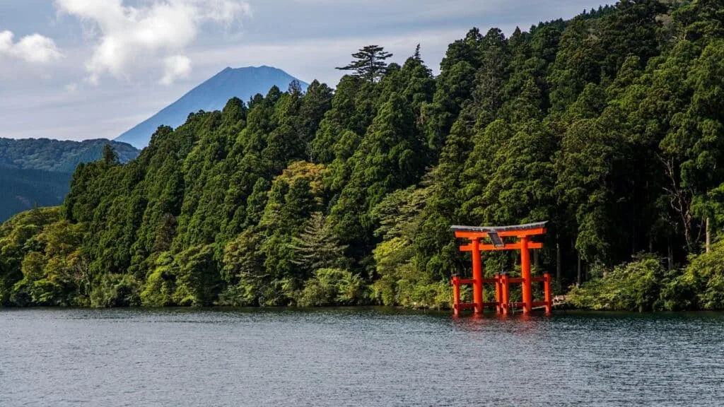 25 Best Romantic Date Spots Hakone Shrine