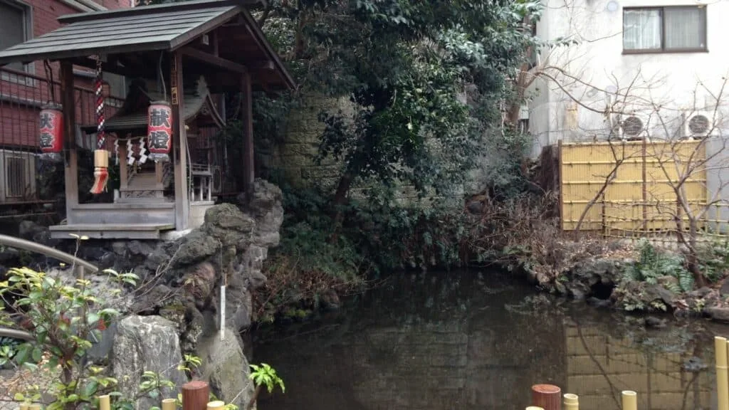 Yotsuya-sanchome Travel Tsunokami Benzaiten