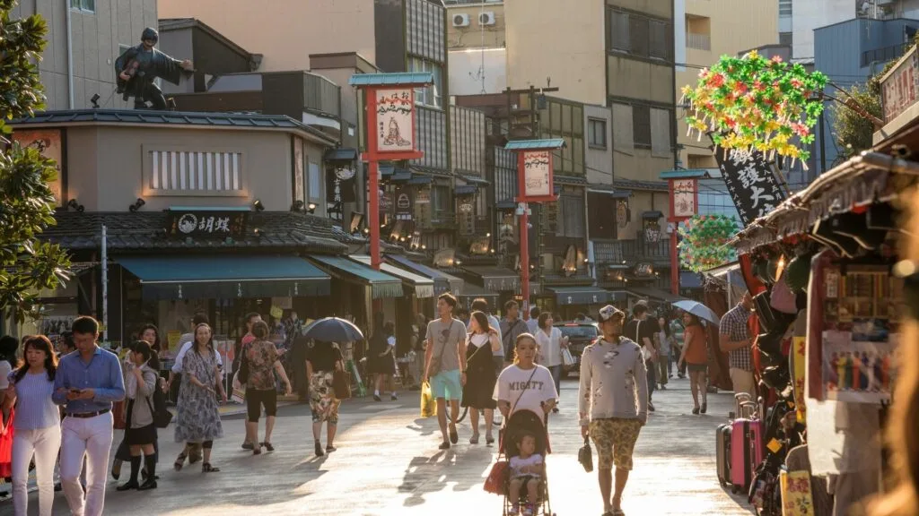 Street food streets in Tokyo : Best Street Food Street — Asakusa