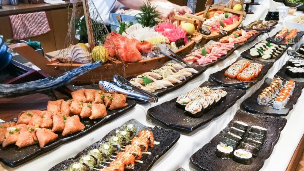 Lunch in Tokyo Featured Photo Lunch in Tokyo Featured Photo