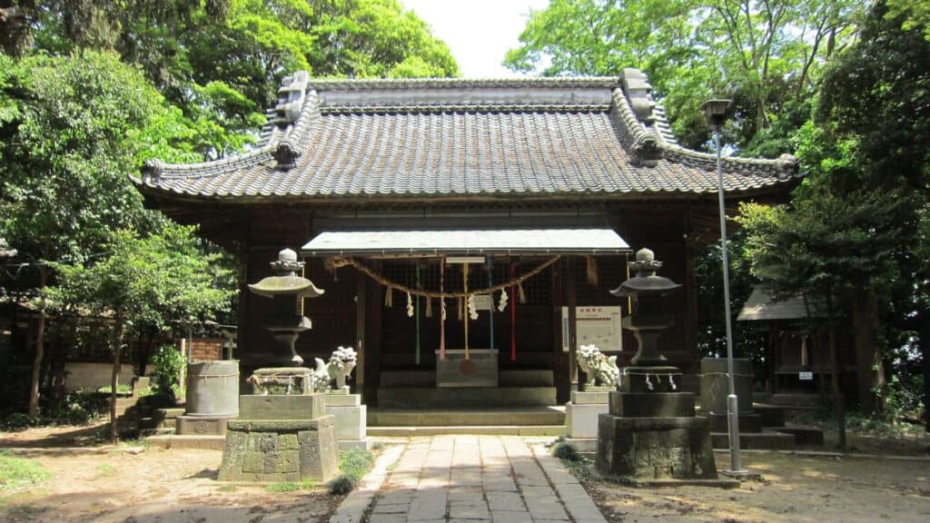 Iidabashi area guide Akagi Shrine