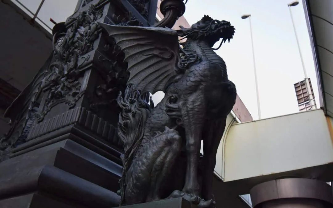 Nihonbashi area guide Nihonbashi Kirin Statues