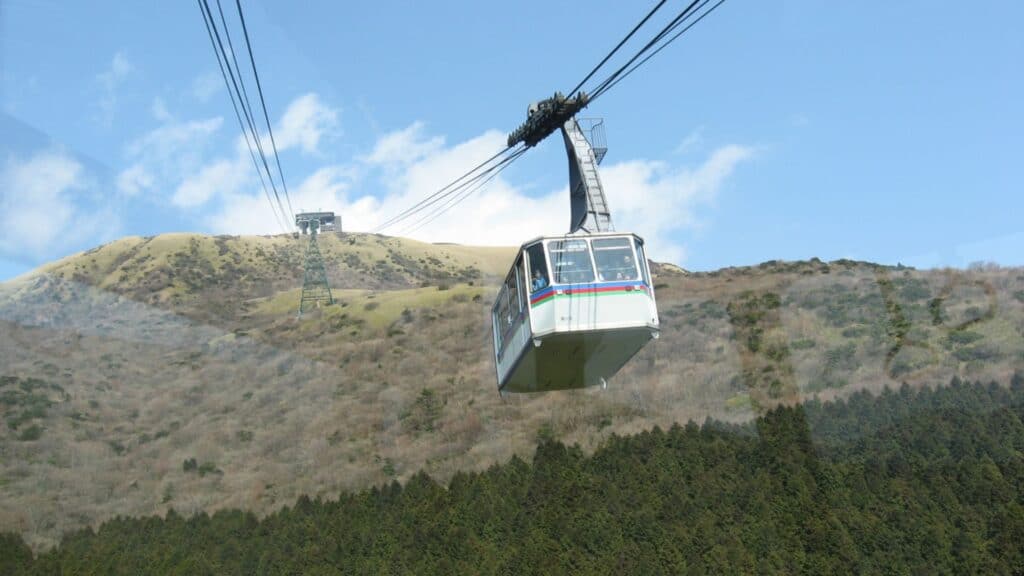 Hakone Itinerary Take Hakone Ropeway to Togendai Lake