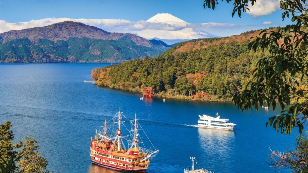 Hakone Itinerary Take Hakone Sightseeing cruise across Lake Ashi