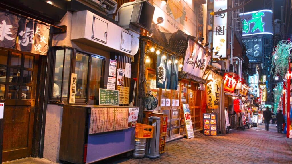 3-day itinerary Tokyo Shinjuku Omoide Yokocho Bar Drinking Shopping Golden Gai