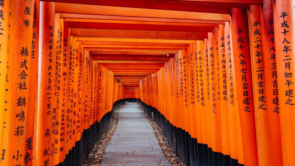 7-day Japan Itinerary Fushimi Inari Taisha shrine Fushimi Inari Taisha