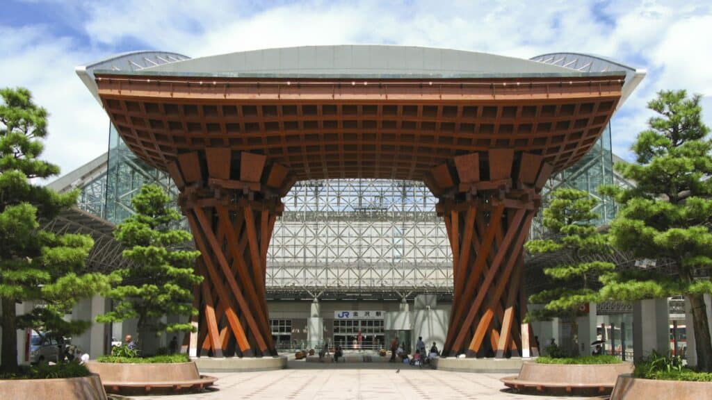 Overnight Itinerary in Kanazawa Arrive at Kanazawa Station