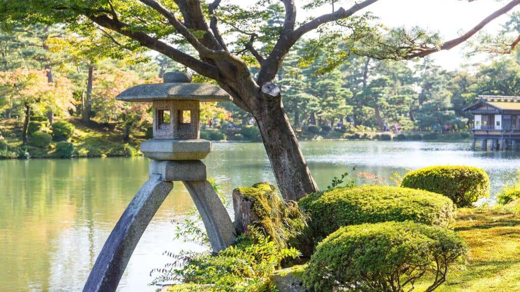 Overnight Itinerary in Kanazawa Kenrokuen Garden