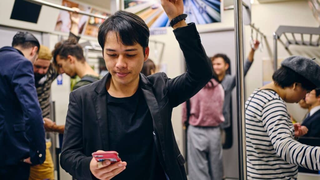 Japan Dos and Don’ts: Keep Your Phone Quiet on Public Transport