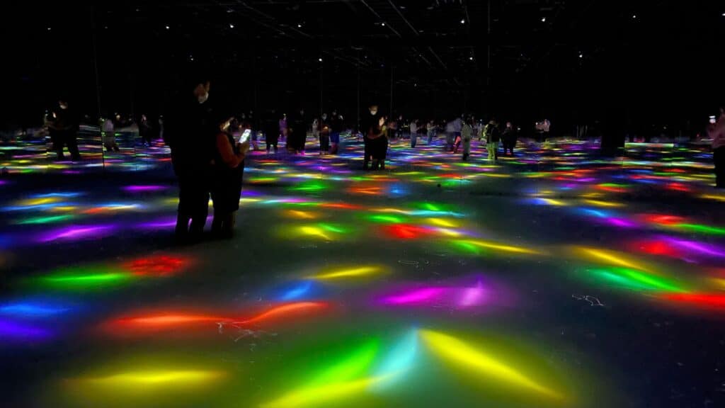 Travelling Japan with kids desination: Teamlab Planets
