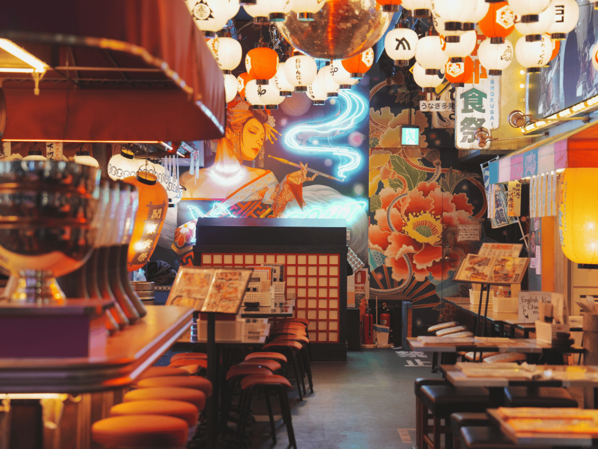 Flip tour guests Akihabara