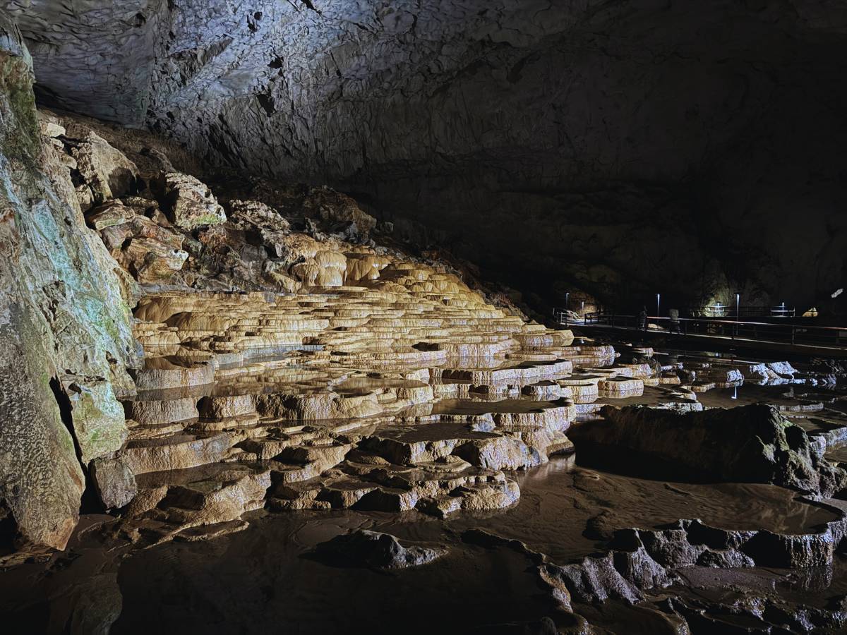 (Photo by Flip Japan) Yamaguchi Akiyoshido Cave (秋芳洞)