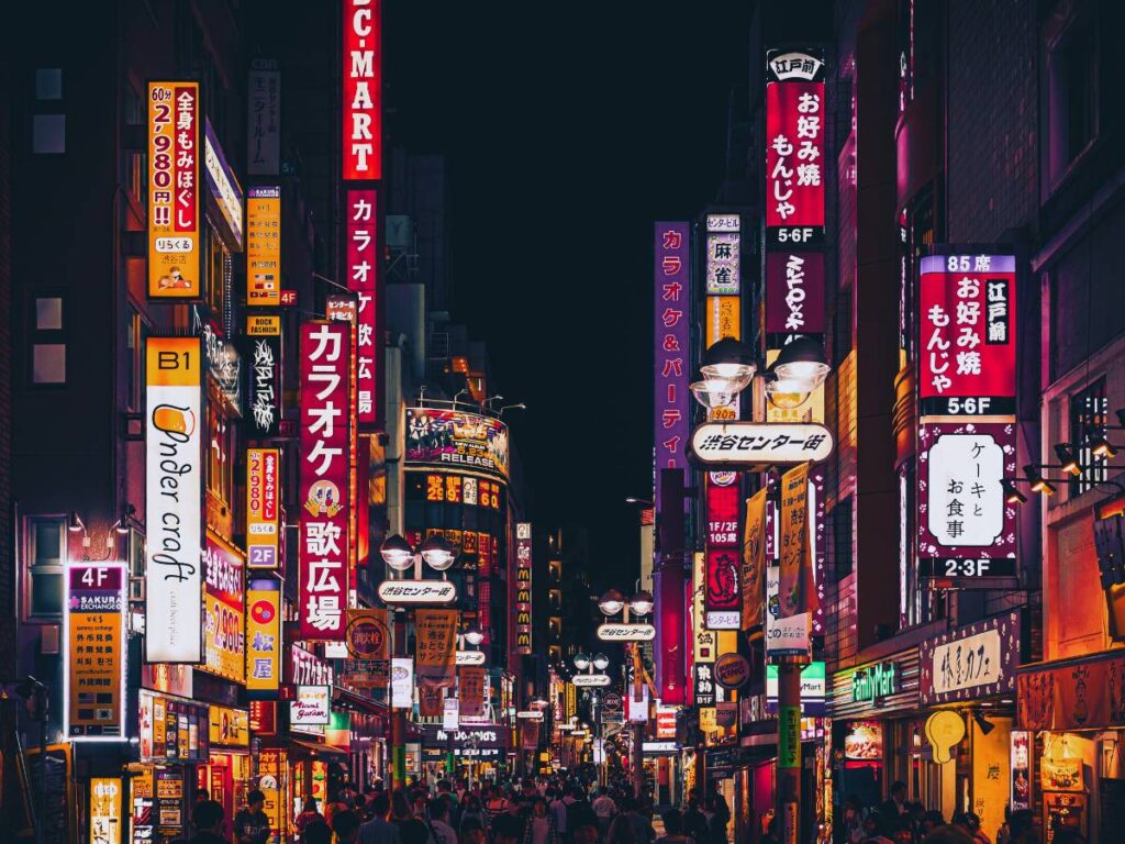 28 Surprising Things About Japan That Shock Travellers