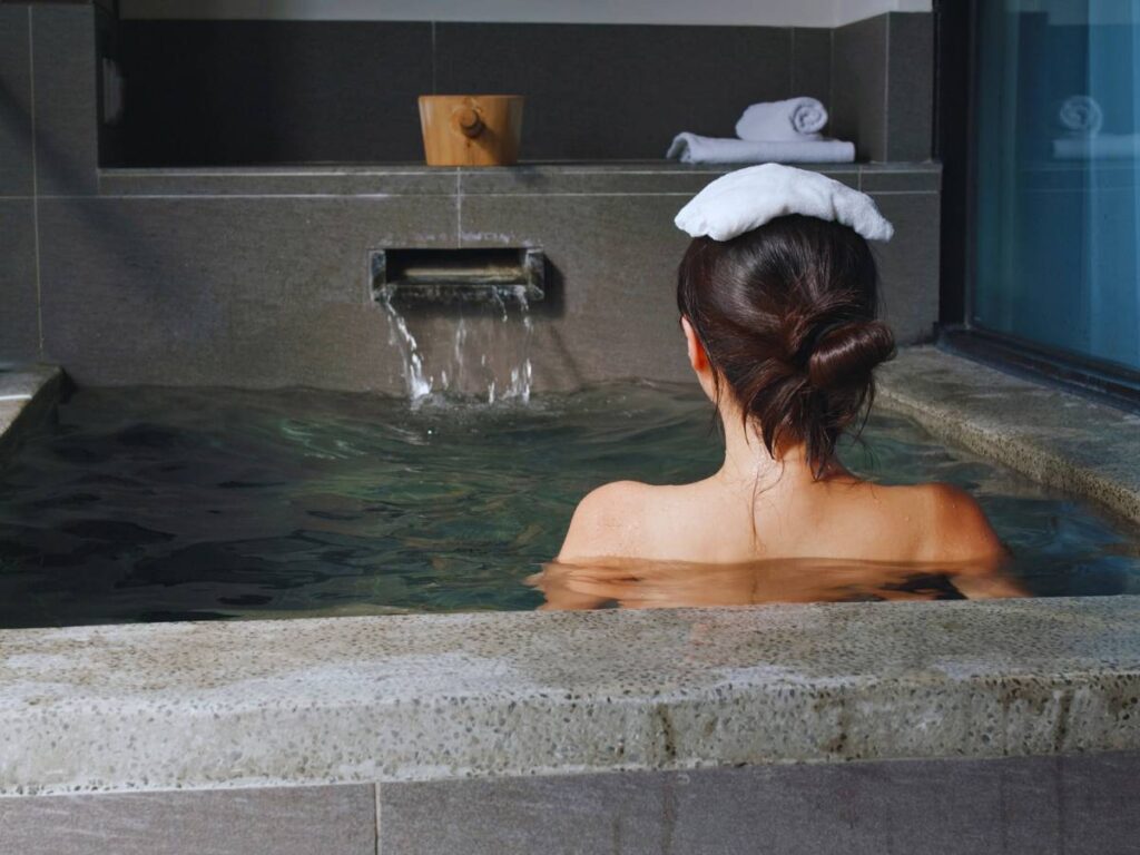28 Surprising Things About Japan That Shock Travellers: Nudity at Onsen