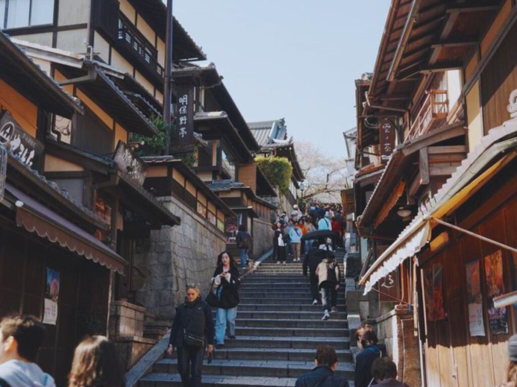 Photo by Flip Japan (Kyoto-Sannenzaka) Photo by Flip Japan (Kyoto-Sannenzaka)