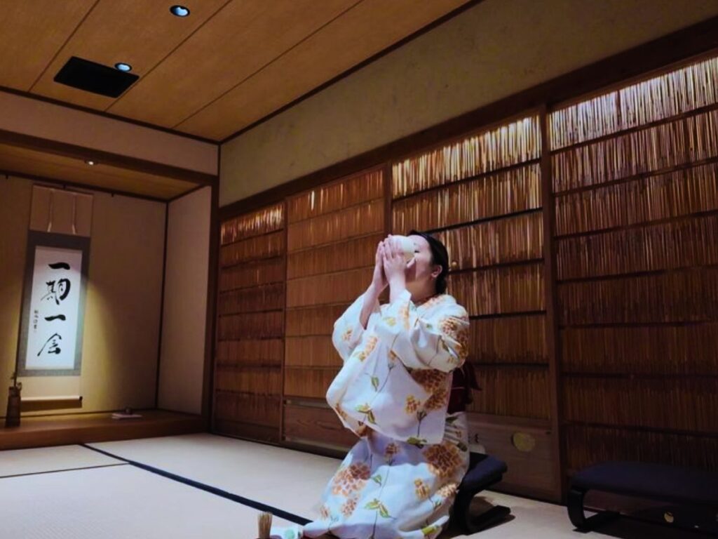 Cultural experiences-Tea ceremony-Kimono-Kyoto-Kimono-Nishiki Orizuruya (Photo property of Flip Japan)