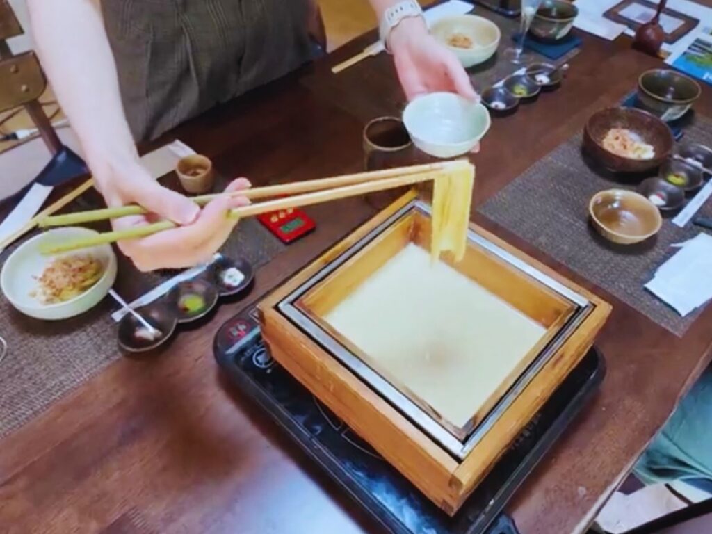Cultural experiences-Tofu skin (yuba) cooking (Photo by Flip Japan)
