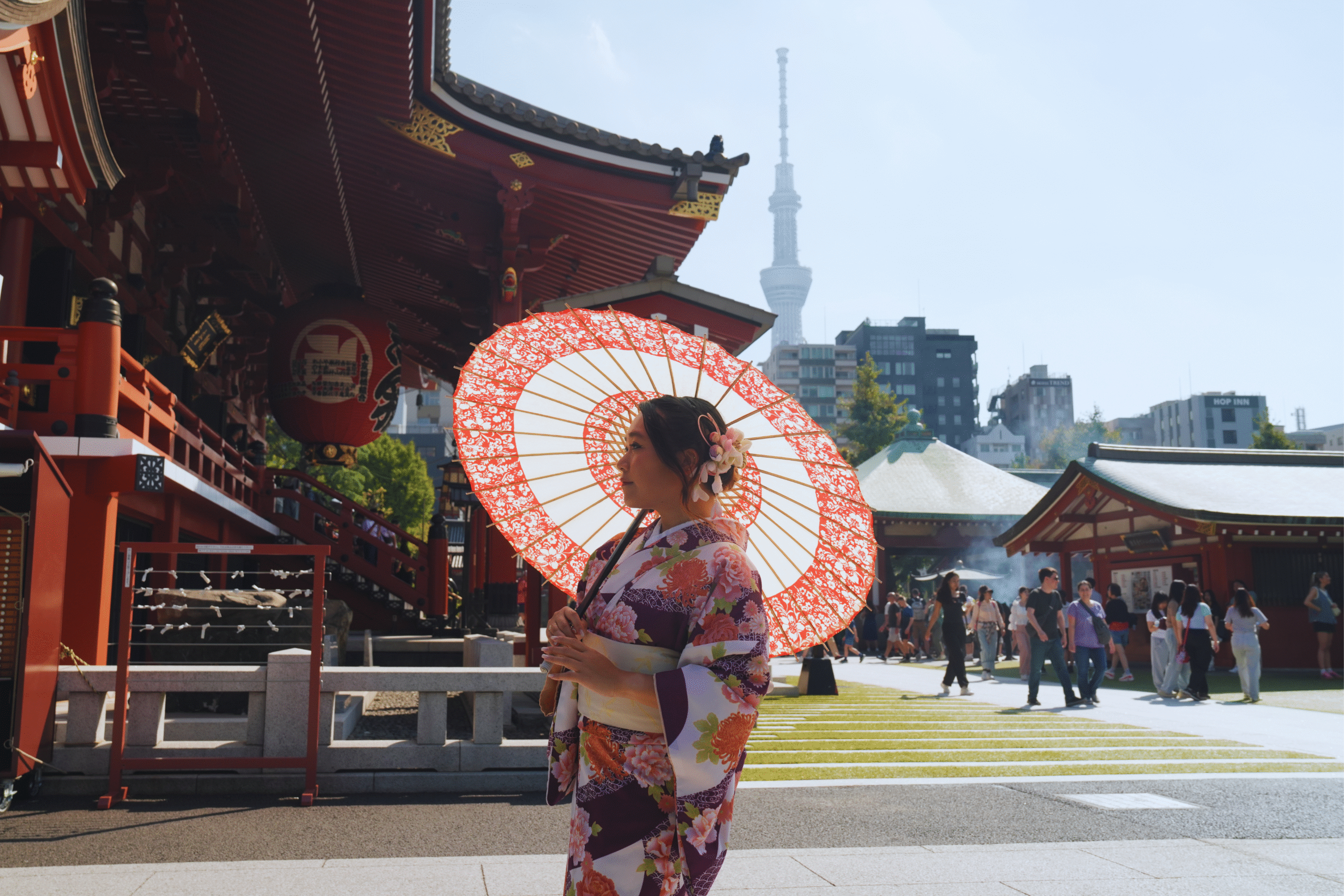 Flip Japan photo of a woman in kimono at senso ji for a 5 day Tokyo itinerary