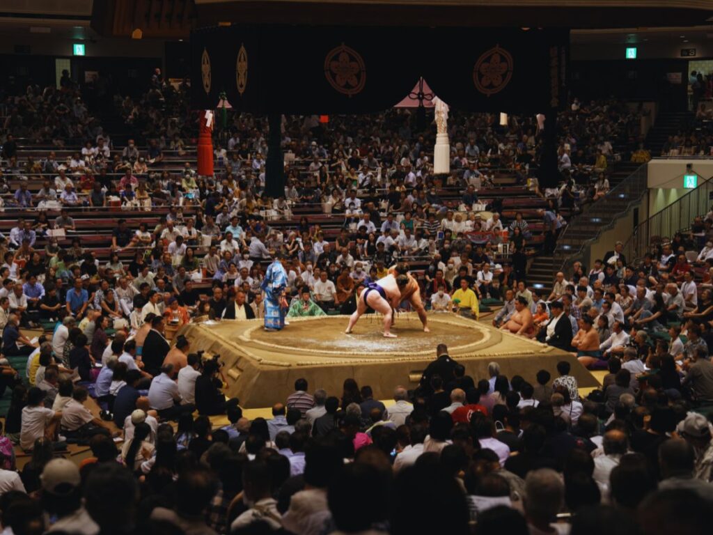 Experience sumo in Japan (grand sumo tournament)