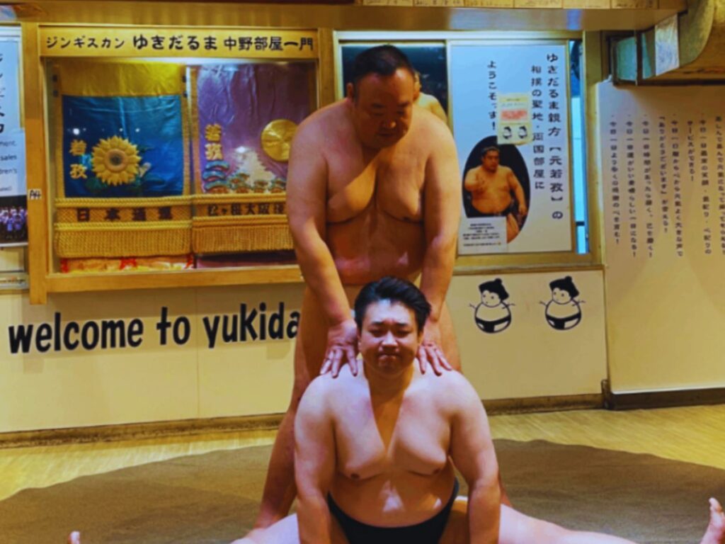 Experience sumo in Japan (sumo lunch experience)