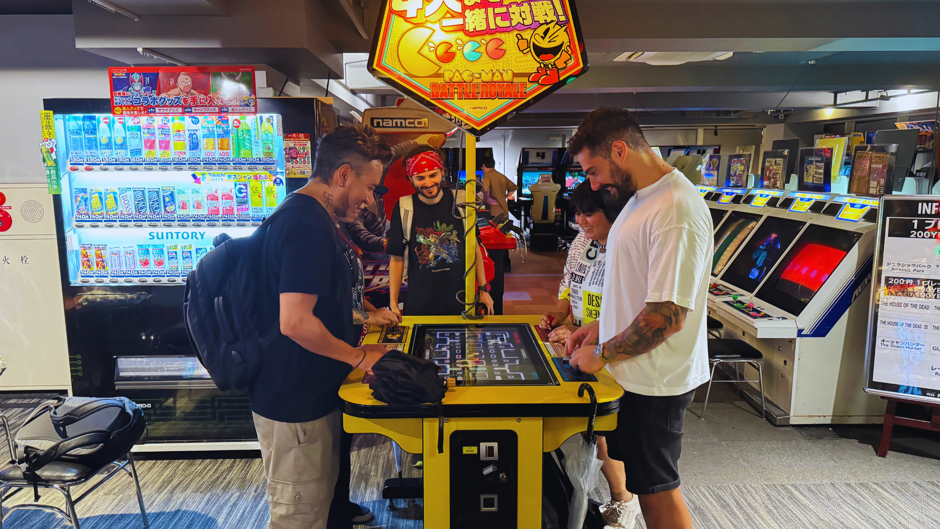 Flip Japan photo of people playing games at the arces in Akihabarra on an otaku culture in Japan tour