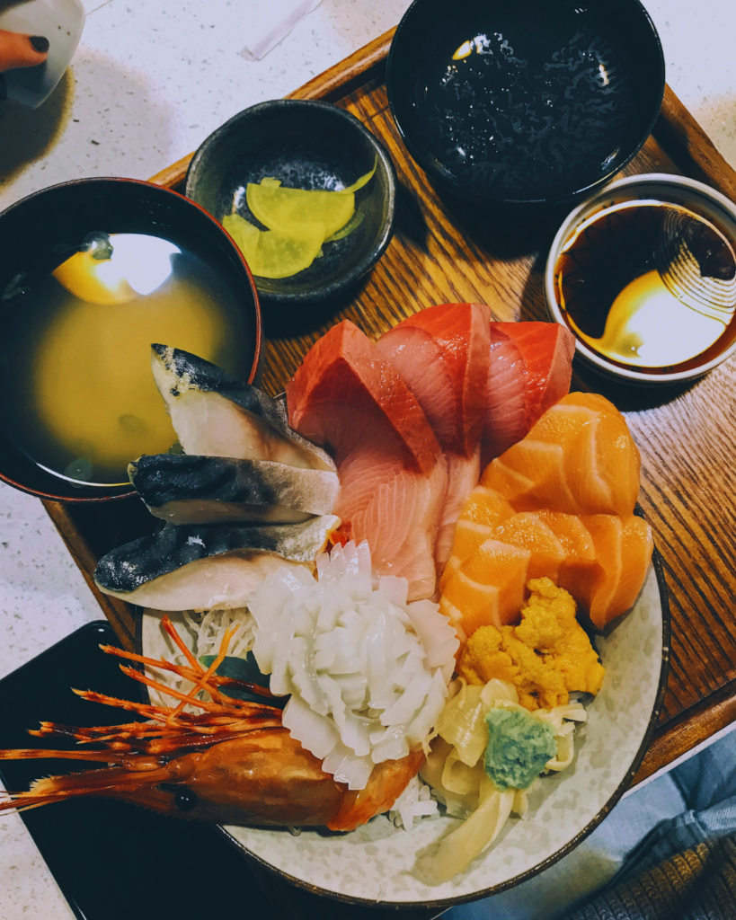 Photo of a kaisendon seafood bowl