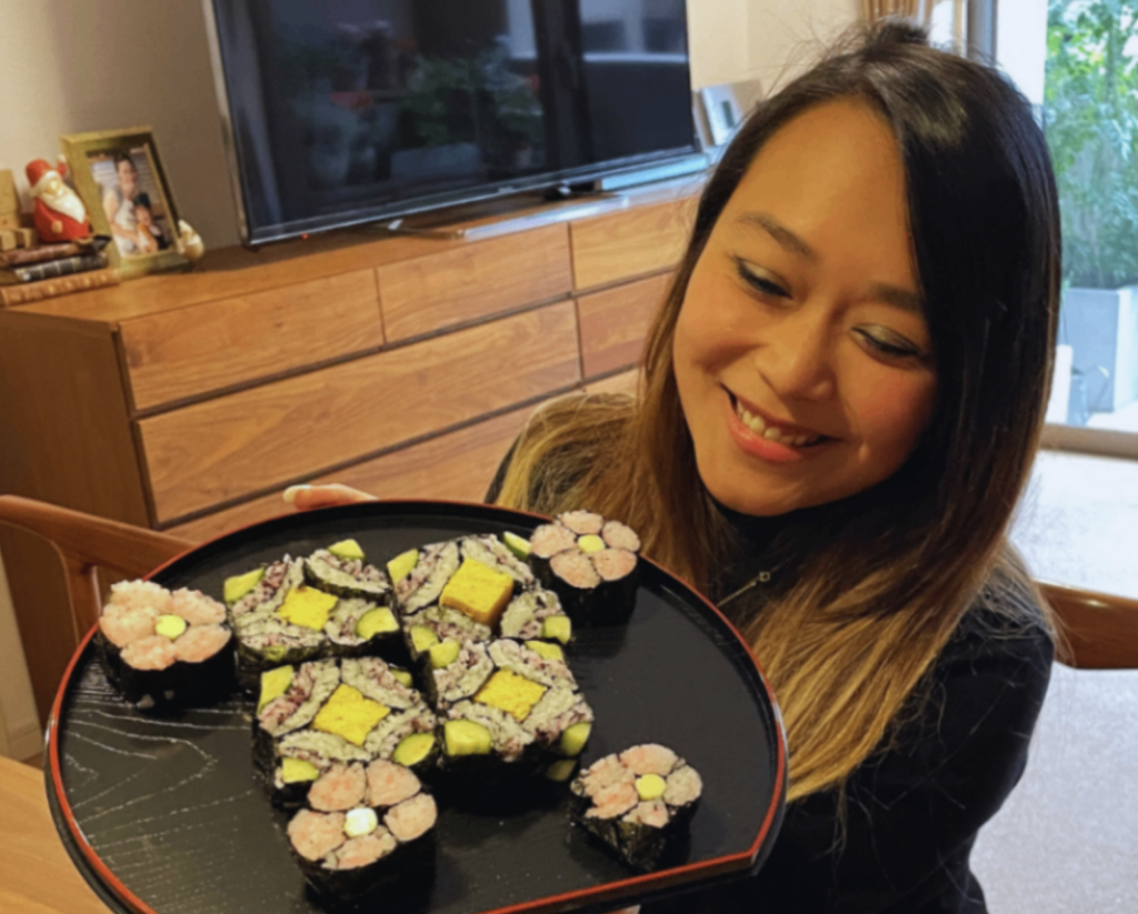 Experiences-Sushi making experience (Photo property of Flip Japan)