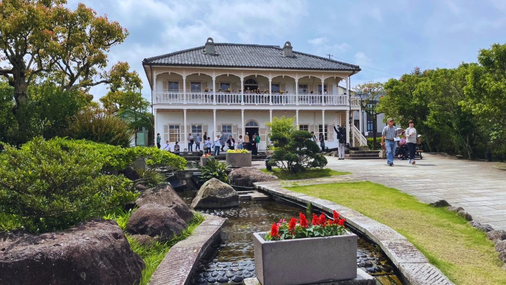 Flip Japan photo of the western-architecture houses in Glover Gardens, Nagasaki