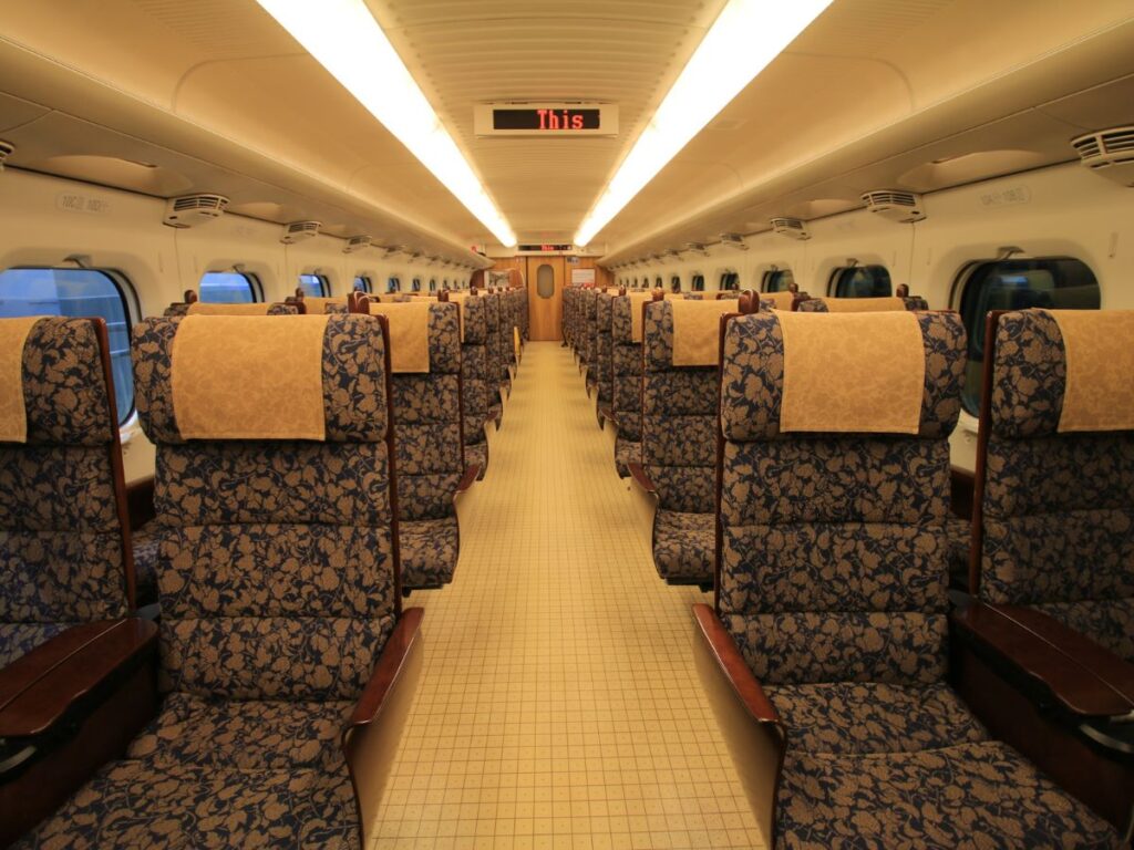 Shinkansen Guide Hokuriku Shinkansen Green Car,