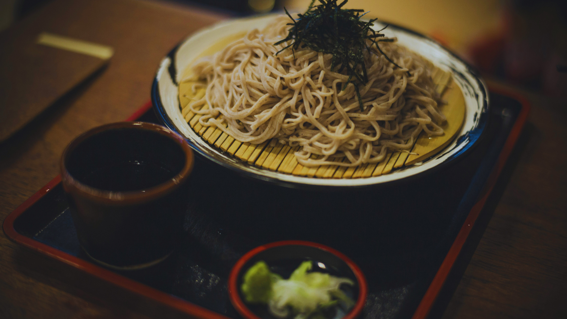 Photo ofzaru soba, a buckwheat noodle dish with dipping sauce that is good for a vegan in Kyoto