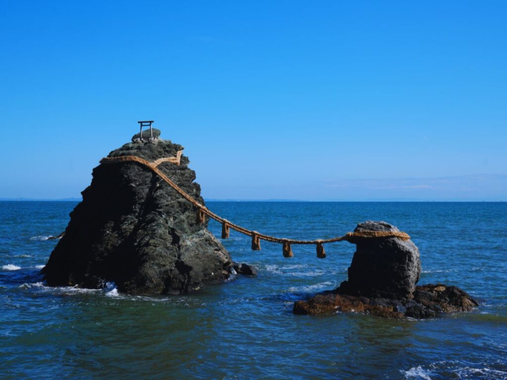 The Ultimate Mie Area Guide & 3-Day Itinerary Meoto Iwa (photo property of Flip Japan)