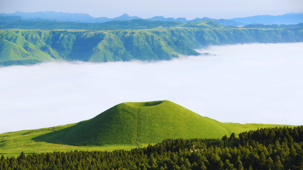 Photo of the caldera of Mount Aso in Kumamoto