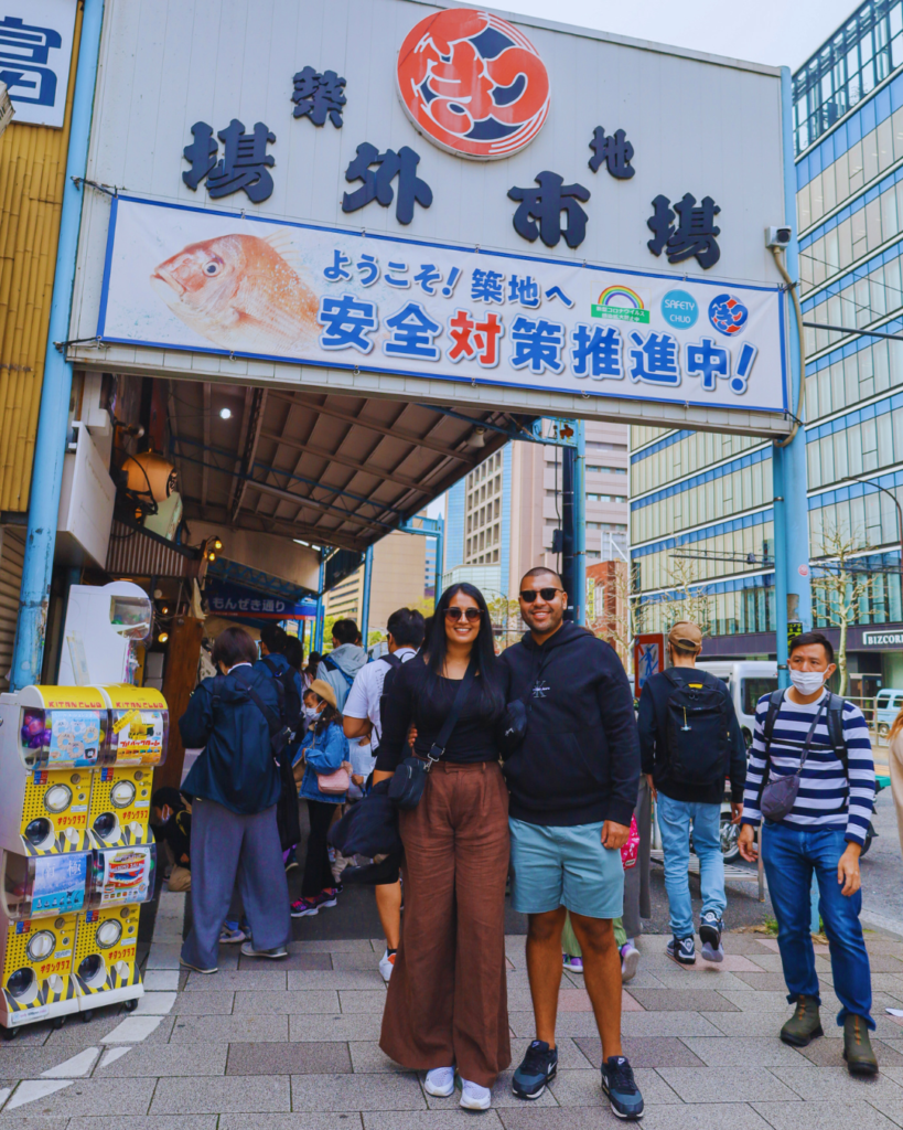 Flip Japan photo of a couple on a tour of Tsukiji market in Tokyo